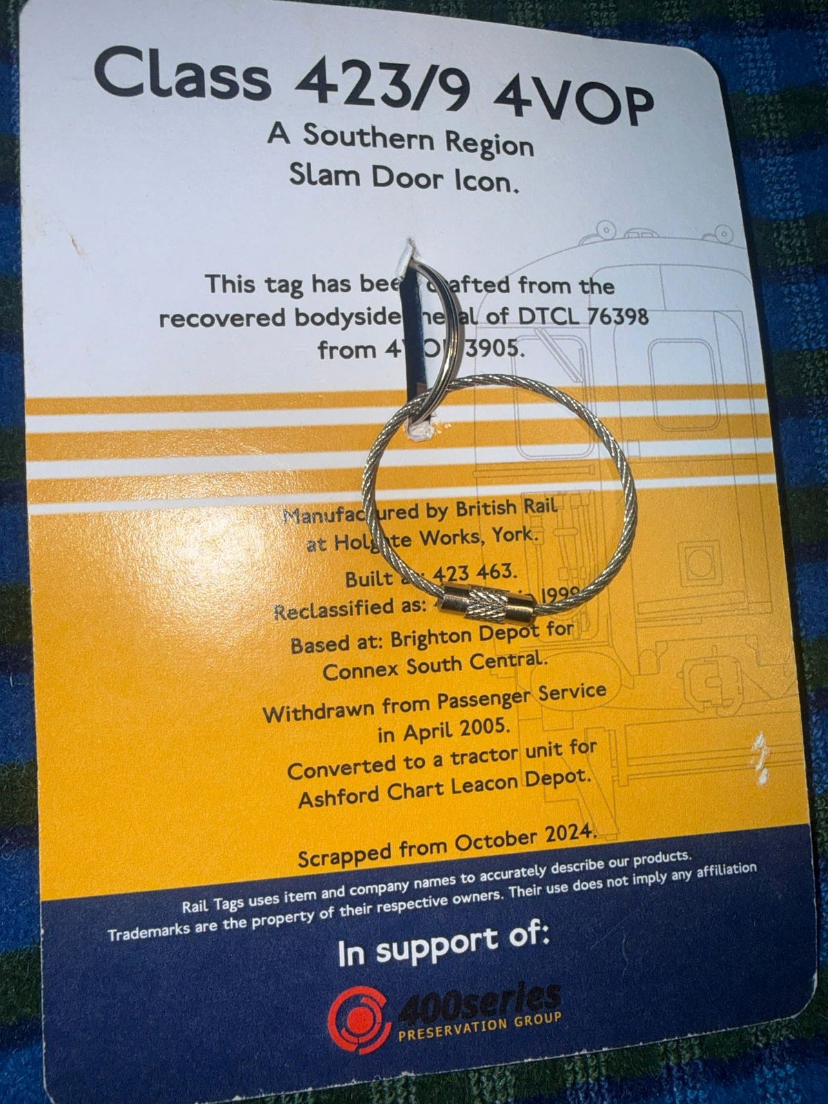 Authentic Class 423/9 4VOP unit 3905 Connex Southern slam-door train metal Railtag with original numbered presentation card — photograph 1