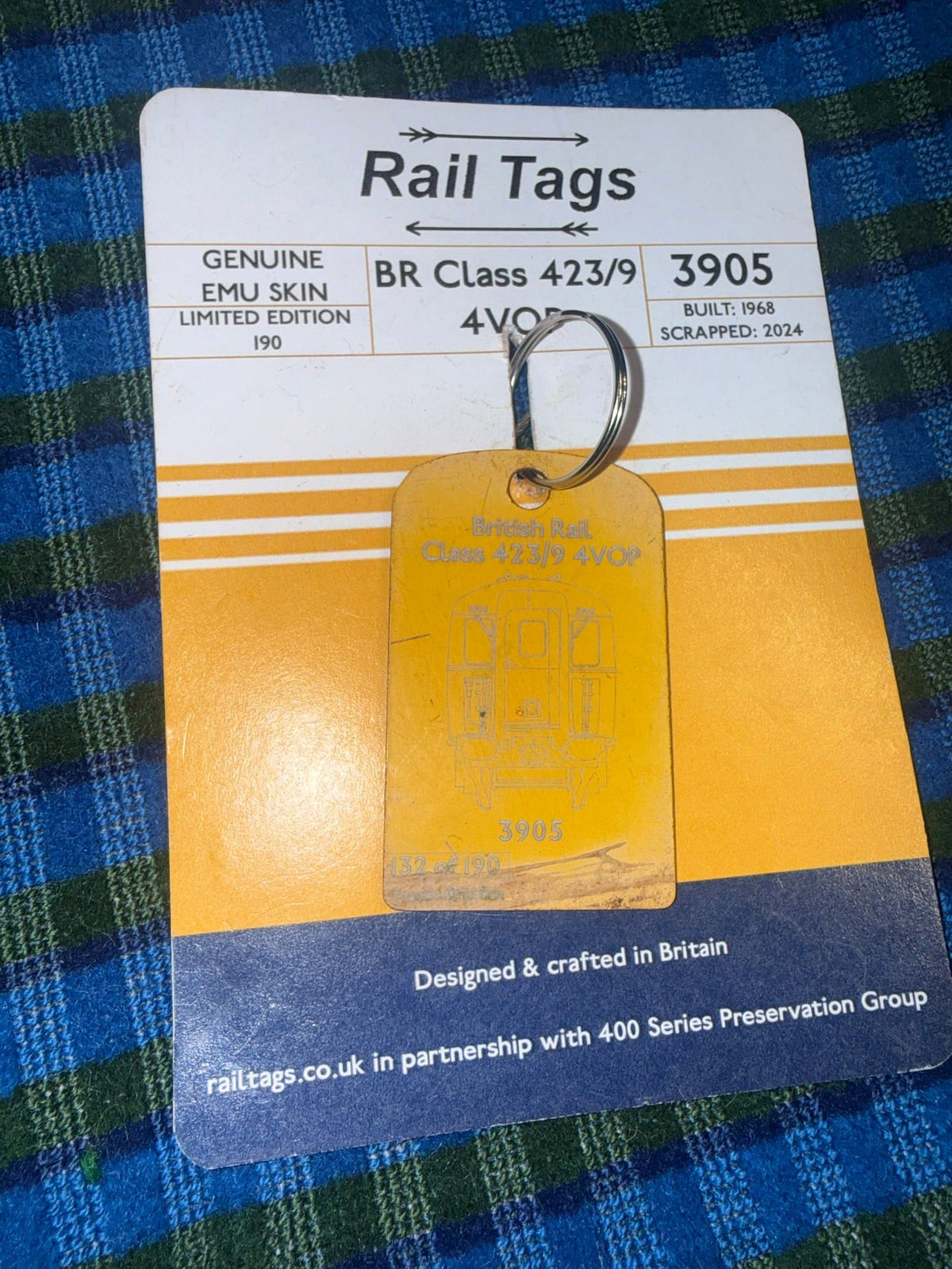 Authentic Class 423/9 4VOP unit 3905 Connex Southern slam-door train metal Railtag with original numbered presentation card — photograph 2