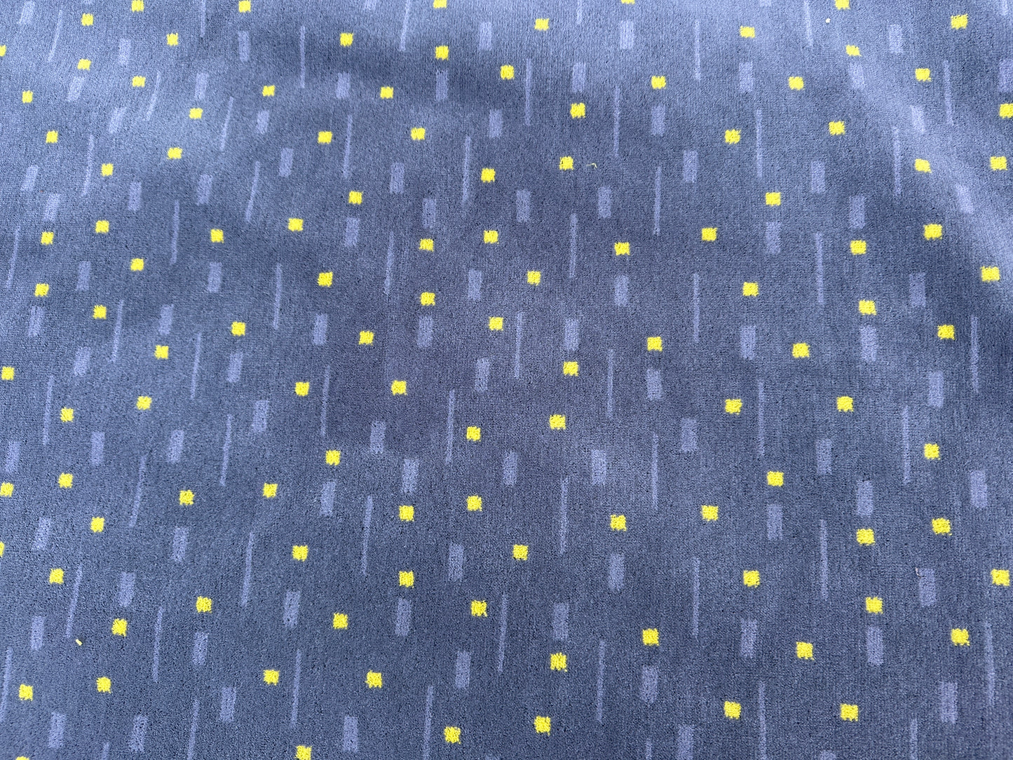 Grey and yellow train Moquette