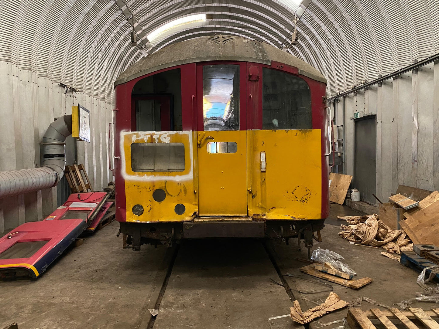 London Underground 1938 stock (ex Isle of Wight) Carriage